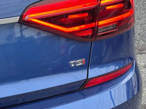 Used 2017 Volkswagen Passat 1.8T SEL Premium image 34