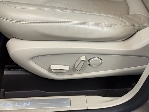 Used 2018 Lincoln MKC Select w/ Select Plus Package image 11