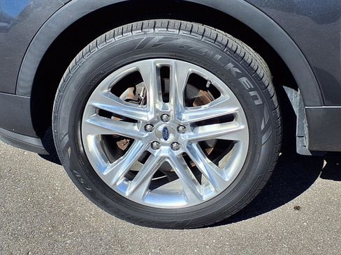 Used 2017 Ford Explorer XLT w/ Equipment Group 202A image 31