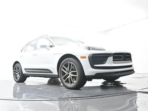 Certified 2023 Porsche Macan AWD/4WD image 49