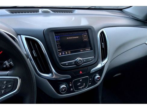 Used 2021 Chevrolet Equinox LT image 7