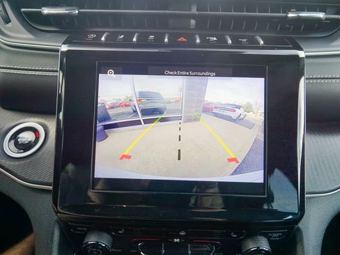 Used 2024 Jeep Grand Cherokee Altitude image 25