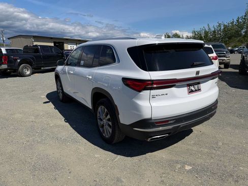 Certified 2025 Buick Enclave Preferred AWD/4WD image 15