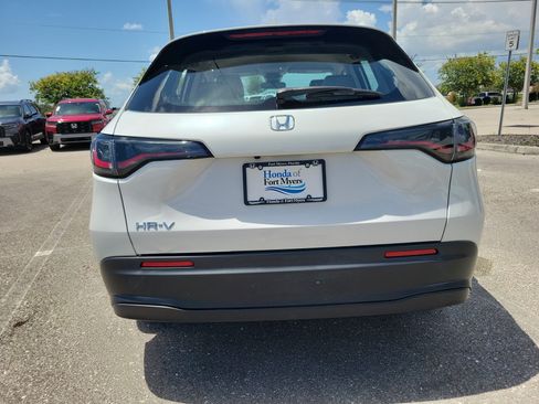 Used 2024 Honda HR-V LX image 5