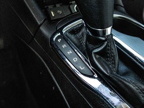 Used 2017 Chevrolet Cruze LT image 25