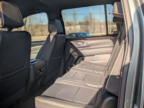 Used 2024 Chevrolet Suburban Premier image 33