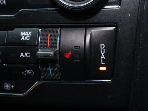 Used 2019 Ford Explorer XLT w/ Equipment Group 202A image 27