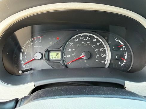 Used 2014 Toyota Sienna LE AWD/4WD image 22