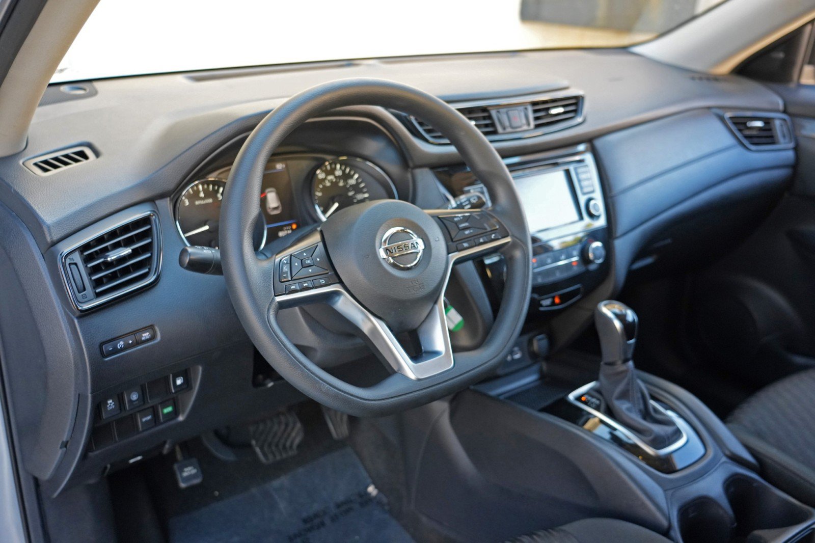 Used 2019 Nissan Rogue S FWD image 12