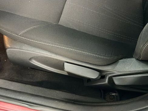 Used 2016 Ford Focus SE image 18