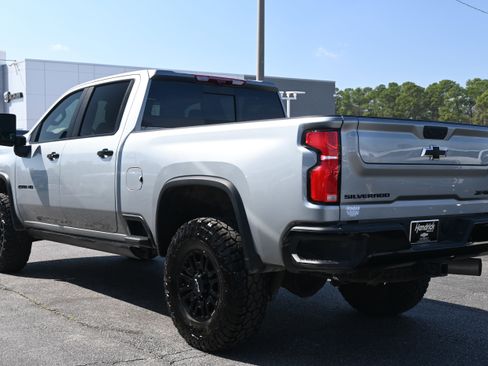 Used 2026 Chevrolet Silverado 2500 ZR2 w/ LPO, Dark Essentials Package image 12