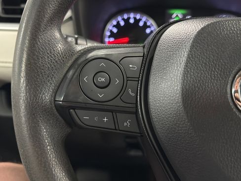 Used 2019 Toyota RAV4 XLE FWD image 22