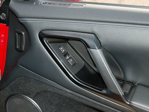 Used 2016 Nissan GT-R Premium AWD/4WD image 38