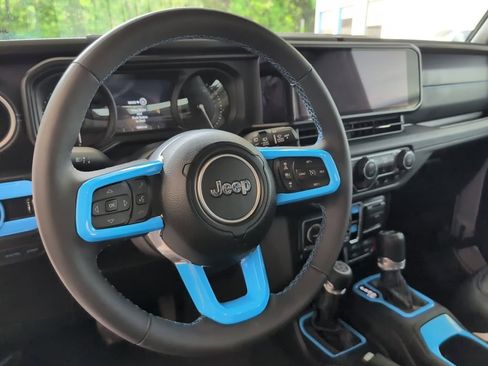 Used 2024 Jeep Wrangler High Altitude AWD/4WD image 19