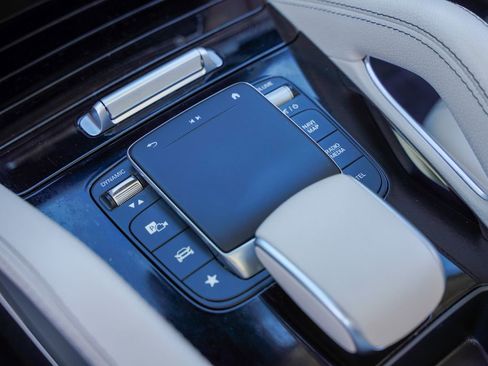 Used 2021 Mercedes-Benz GLE 350 4MATIC image 28