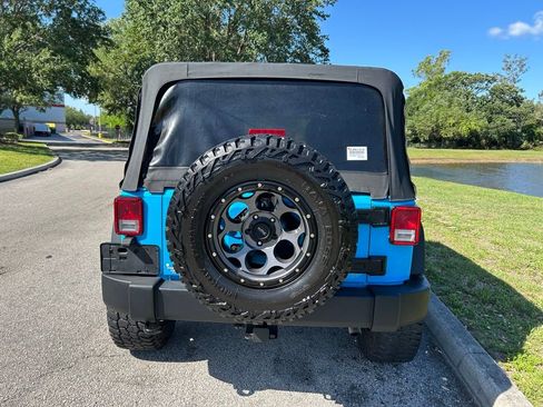 Used 2018 Jeep Wrangler Unlimited Sport S AWD/4WD image 4