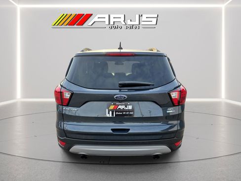 Used 2019 Ford Escape SEL image 4