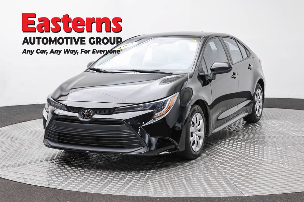 Used 2024 Toyota Corolla LE FWD image 1