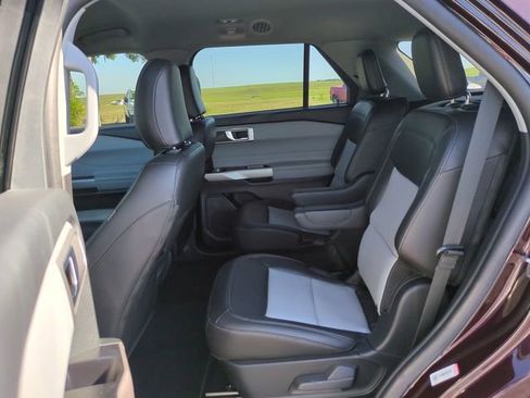 Certified 2023 Ford Explorer XLT w/ Equipment Group 202A RWD image 17