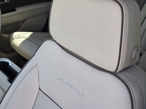 Used 2023 GMC Yukon Denali w/ LPO, Floor Liner Package AWD/4WD image 20
