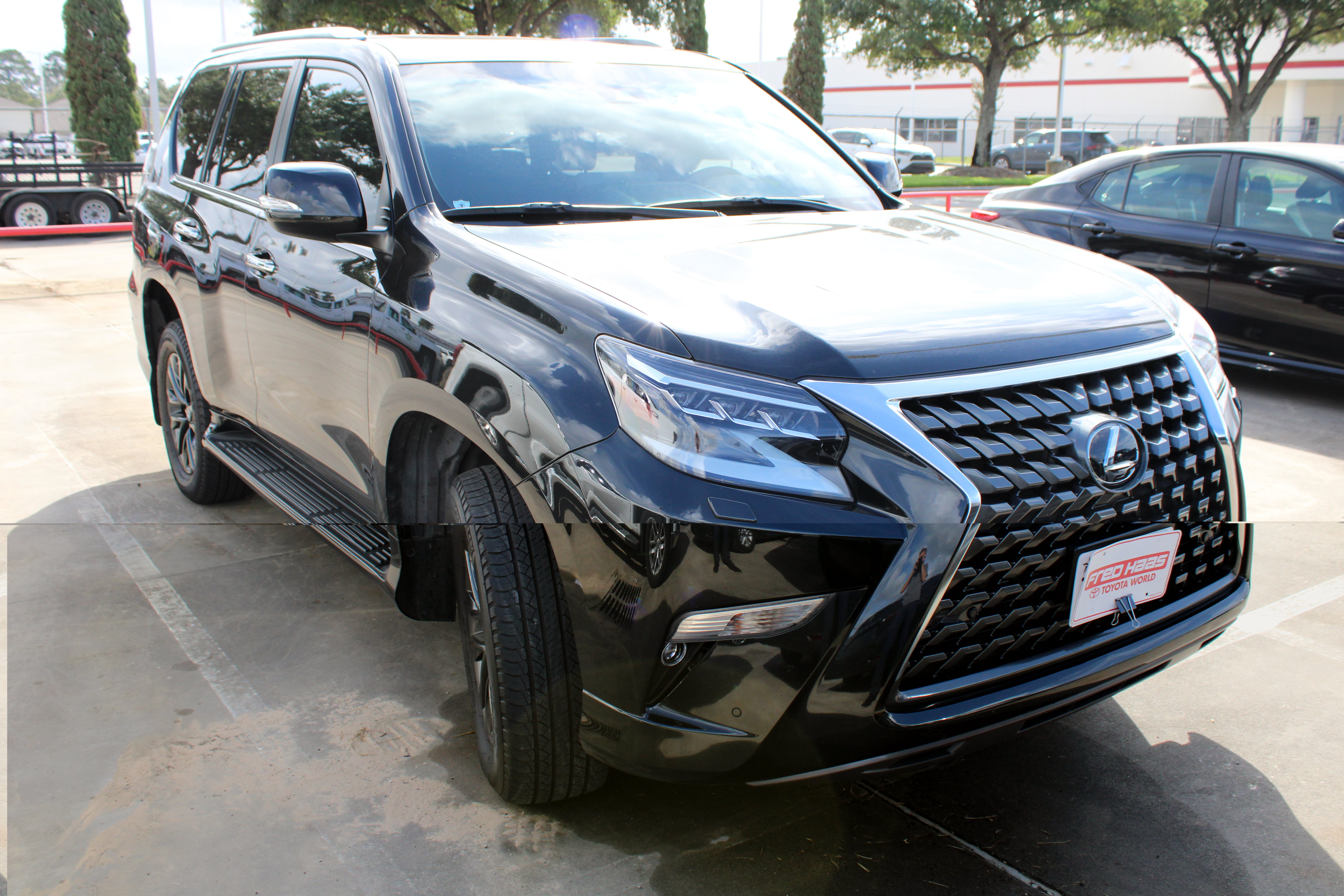 Used 2023 Lexus GX 460 Premium w/ Premium Package AWD/4WD image 2