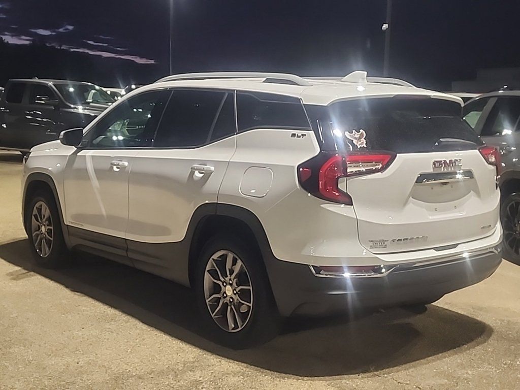 Used 2022 GMC Terrain SLT AWD/4WD image 3