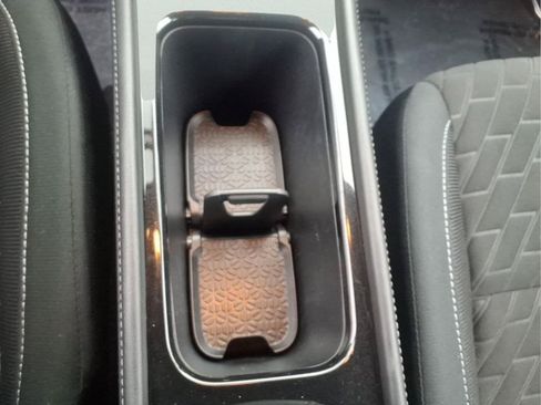 Used 2021 Nissan Kicks SV FWD image 23