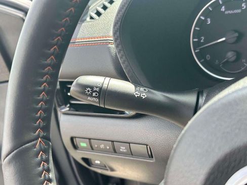 Used 2024 Nissan Sentra SR w/ SR Premium Package FWD image 24