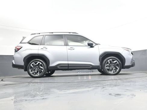 Used 2025 Subaru Forester Limited AWD/4WD image 31