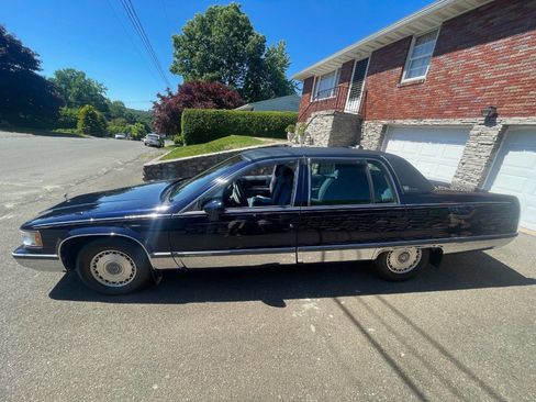 Used 1994 Cadillac Fleetwood Brougham RWD image 3