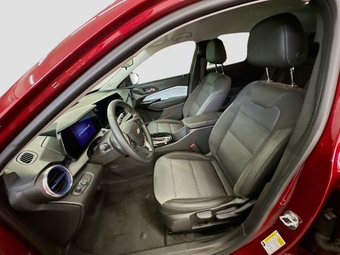 Used 2025 Chevrolet Trax LT w/ Driver Confidence Package FWD image 13