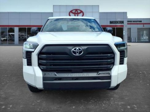 Certified 2025 Toyota Tundra SR5 w/ SR5 Premium Package AWD/4WD image 9