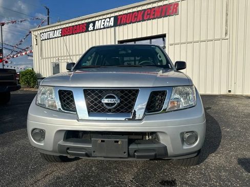Used 2016 Nissan Frontier SV AWD/4WD image 3