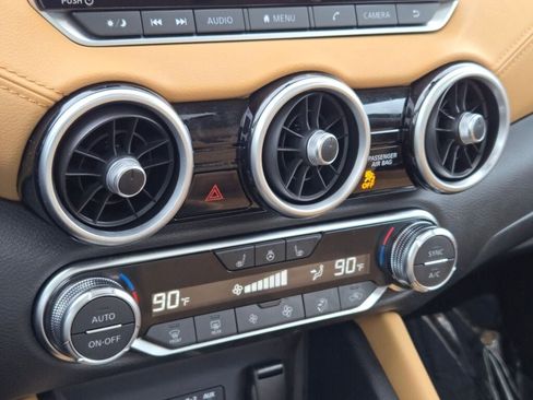 Used 2025 Nissan Sentra SV w/ SV Premium Package image 27