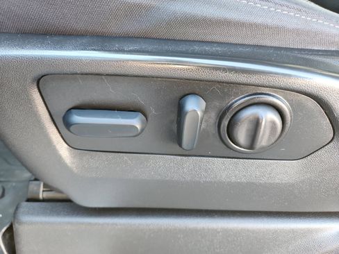 Used 2022 GMC Sierra 3500 SLE w/ SLE Convenience Package image 10