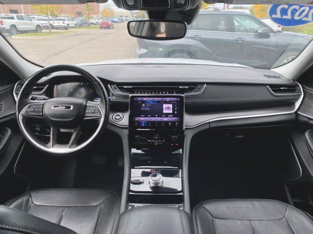 Used 2022 Jeep Grand Cherokee L Limited AWD/4WD image 20