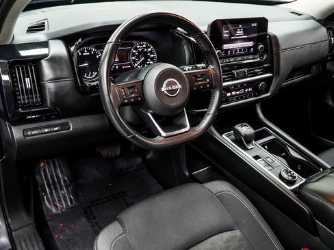 Used 2025 Nissan Pathfinder SV AWD/4WD image 15
