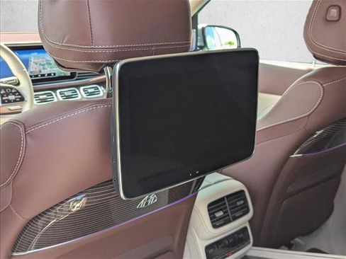 Used 2023 Mercedes-Benz Maybach GLS 600 4MATIC image 18