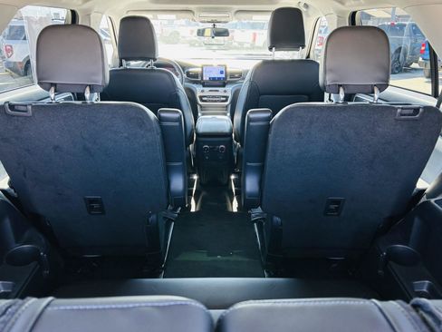 Used 2022 Ford Explorer XLT w/ Equipment Group 202A image 29