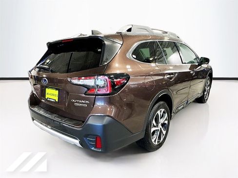 Used 2022 Subaru Outback Touring AWD/4WD image 5