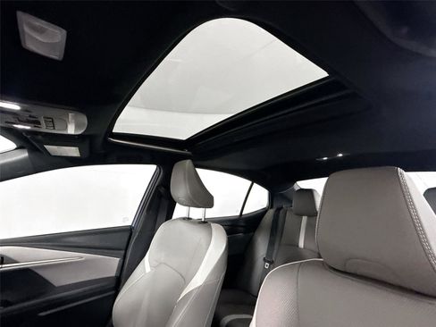 Used 2025 Toyota Camry SE image 23