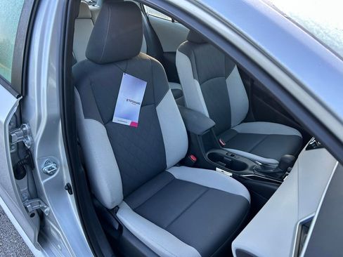 Used 2025 Toyota Corolla LE image 15