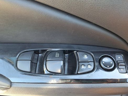 Used 2025 Nissan Altima 2.5 SL FWD image 21