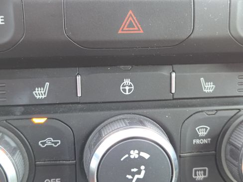 Used 2020 RAM 1500 Big Horn AWD/4WD image 4
