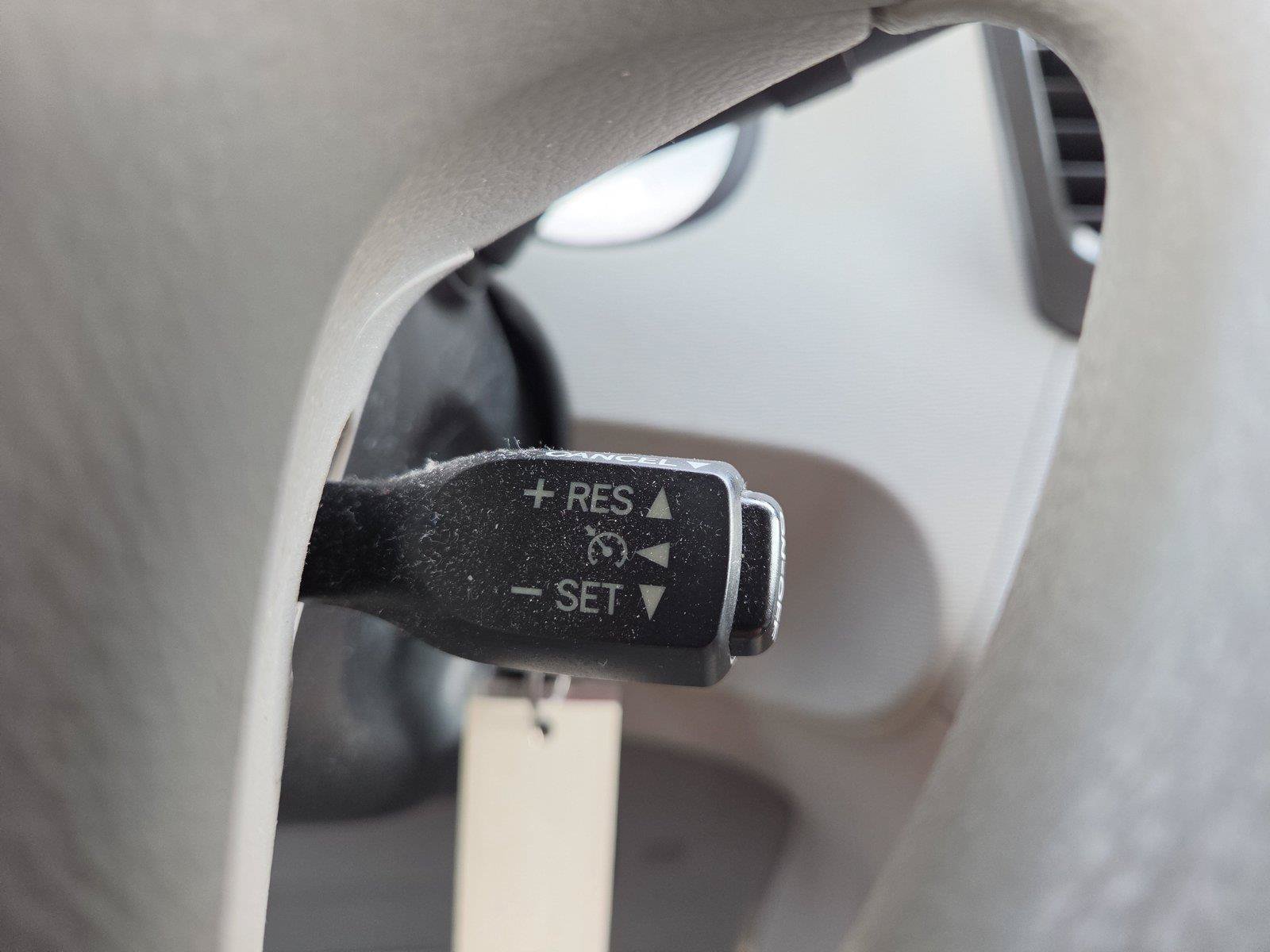 Used 2014 Toyota Sienna LE FWD image 13