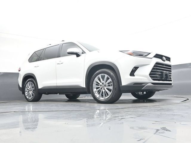 Used 2024 Toyota Grand Highlander AWD image 33