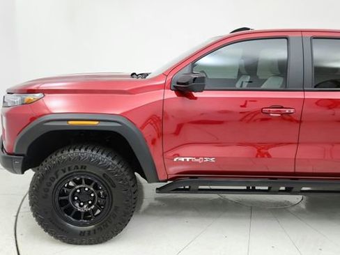 Used 2024 GMC Canyon AT4X w/ AT4X AEV Edition image 32