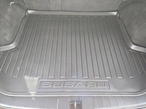 Used 2011 Subaru Outback 3.6R Limited w/ PWR Moonroof Pkg image 6