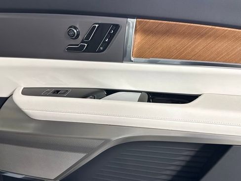 New 2026 Cadillac Vistiq Sport AWD/4WD image 31