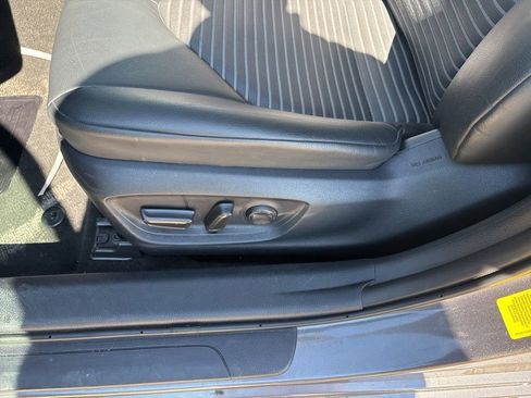 Used 2024 Toyota Camry SE FWD image 12